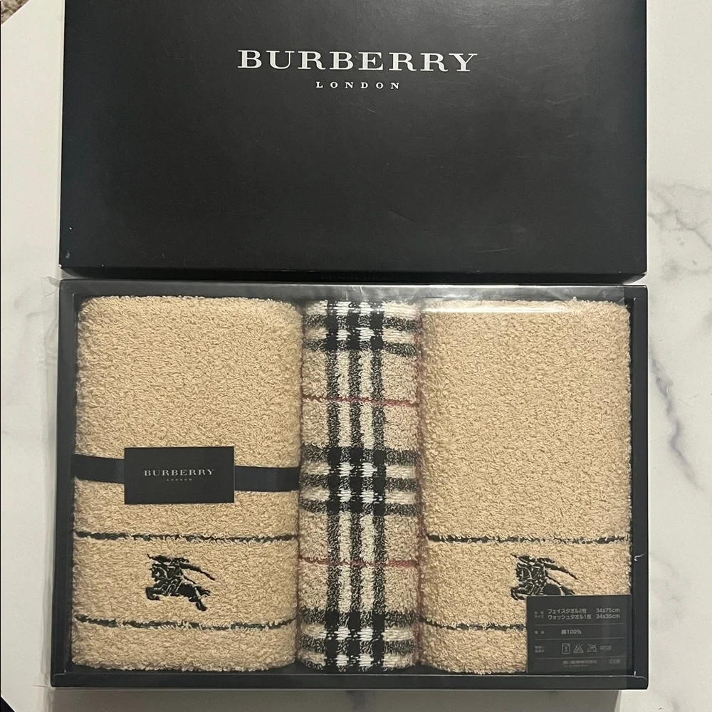 Burberry Hand Towel Trio in Beige and Black, NEW